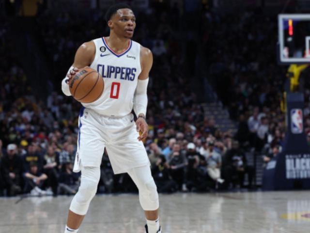 末节两失误瑕不掩瑜 快艇输了但韦少表现赢得尊重